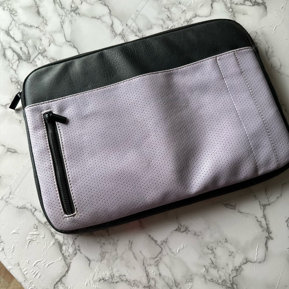 Laptop case leather